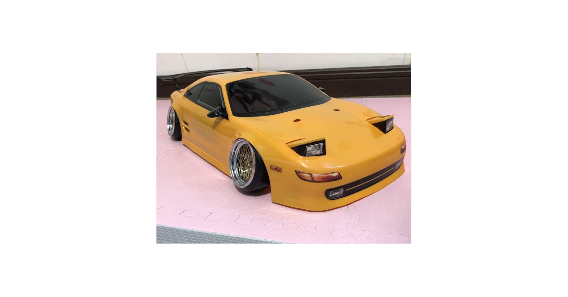 Amazon.co.jp: 1/10 ミニカー MR2 SW20 イエロー GTウィング付き